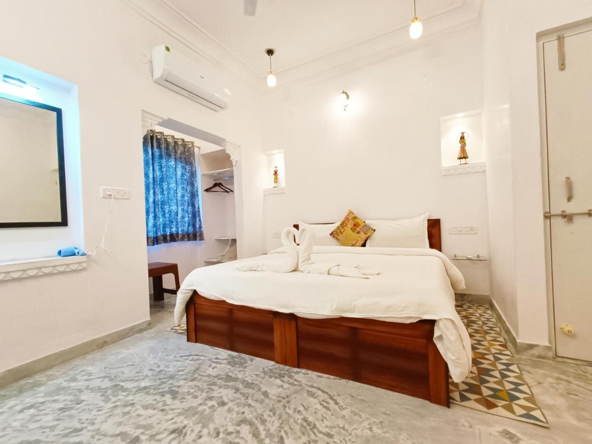 Prakash Ji'S Haveli -Luxurious Lakeside Retreat- Ξενοδοχείο Ουνταϊπούρ Εξωτερικό φωτογραφία