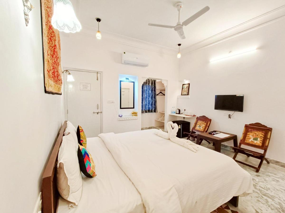 Prakash Ji'S Haveli -Luxurious Lakeside Retreat- Ξενοδοχείο Ουνταϊπούρ Εξωτερικό φωτογραφία