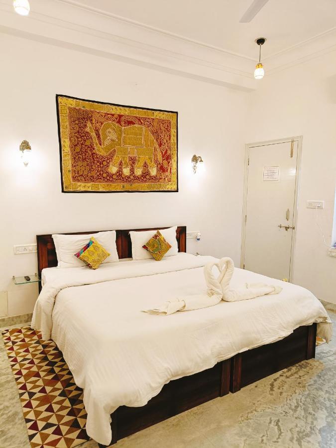 Prakash Ji'S Haveli -Luxurious Lakeside Retreat- Ξενοδοχείο Ουνταϊπούρ Εξωτερικό φωτογραφία