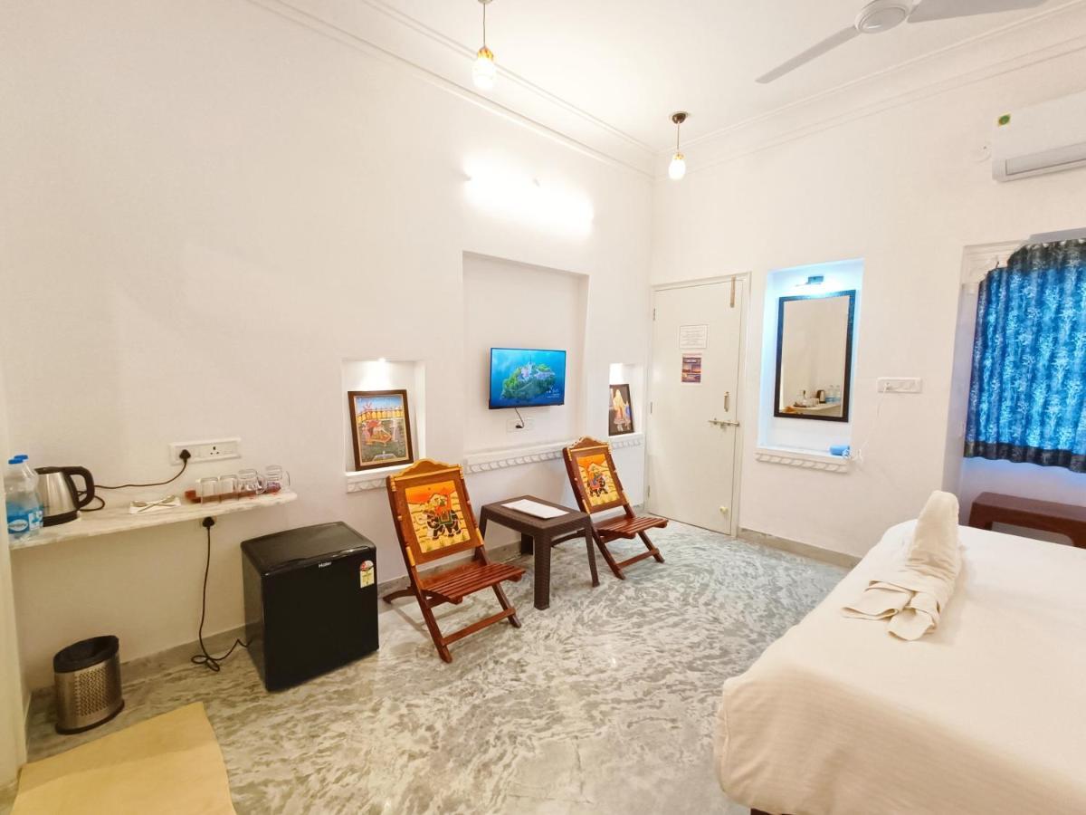 Prakash Ji'S Haveli -Luxurious Lakeside Retreat- Ξενοδοχείο Ουνταϊπούρ Εξωτερικό φωτογραφία