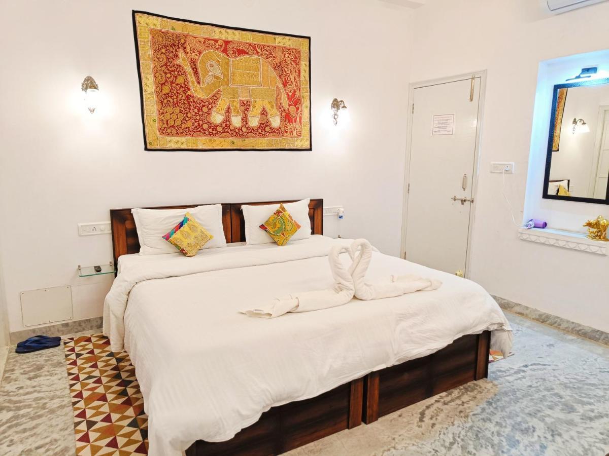 Prakash Ji'S Haveli -Luxurious Lakeside Retreat- Ξενοδοχείο Ουνταϊπούρ Εξωτερικό φωτογραφία