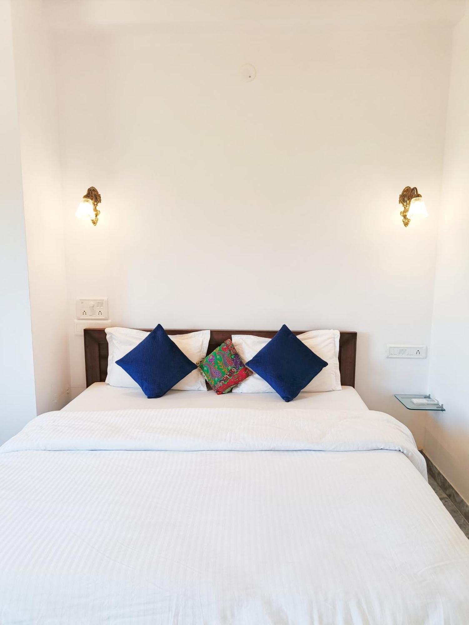 Prakash Ji'S Haveli -Luxurious Lakeside Retreat- Ξενοδοχείο Ουνταϊπούρ Δωμάτιο φωτογραφία