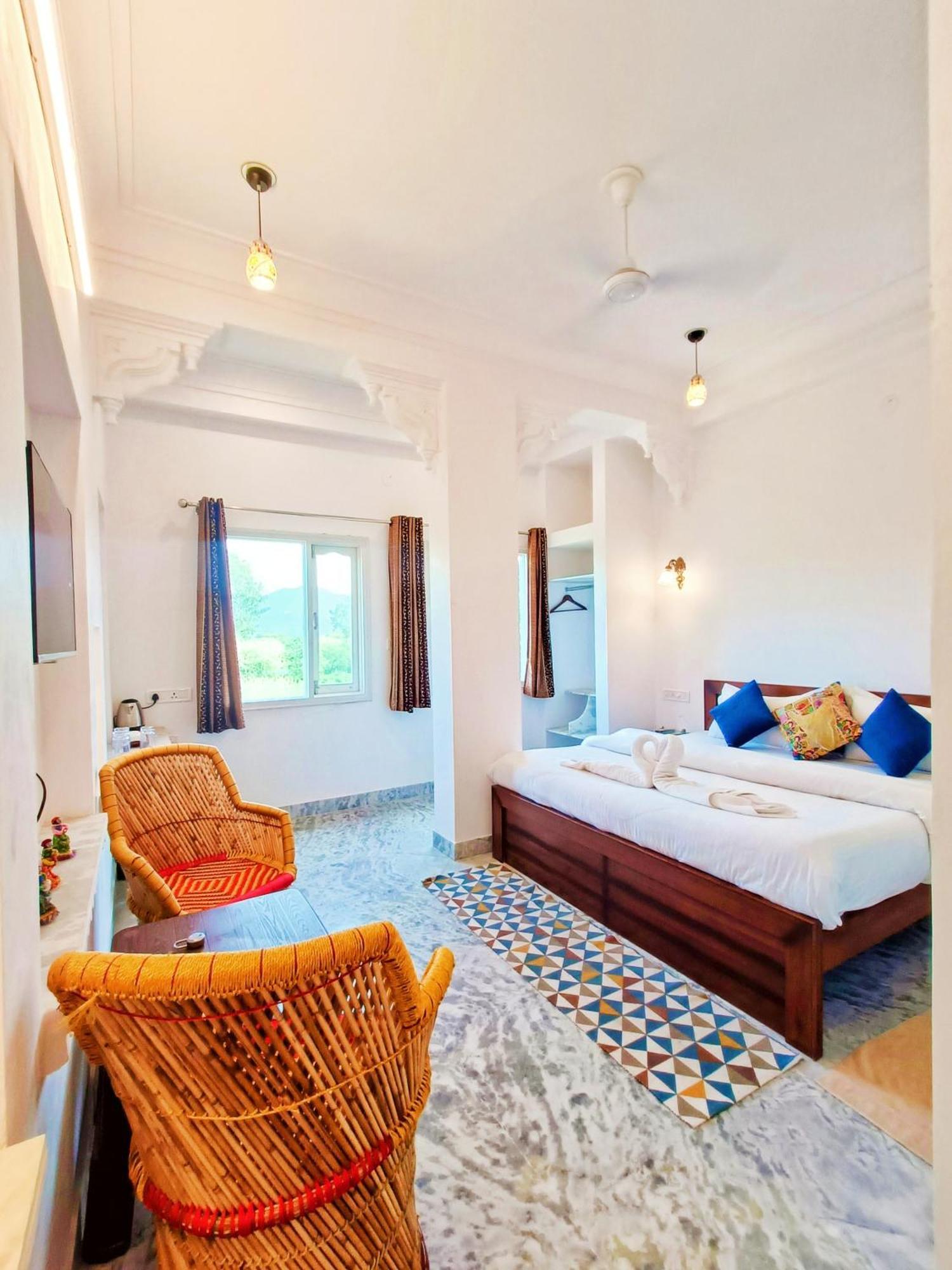 Prakash Ji'S Haveli -Luxurious Lakeside Retreat- Ξενοδοχείο Ουνταϊπούρ Δωμάτιο φωτογραφία